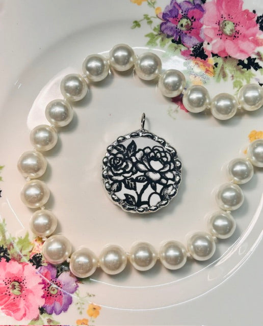 Black & White Floral 2