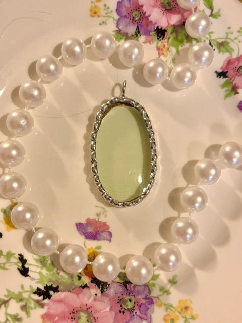 Vintage Uranium Oval